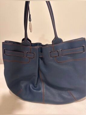 Tod's belted shoulder bag.